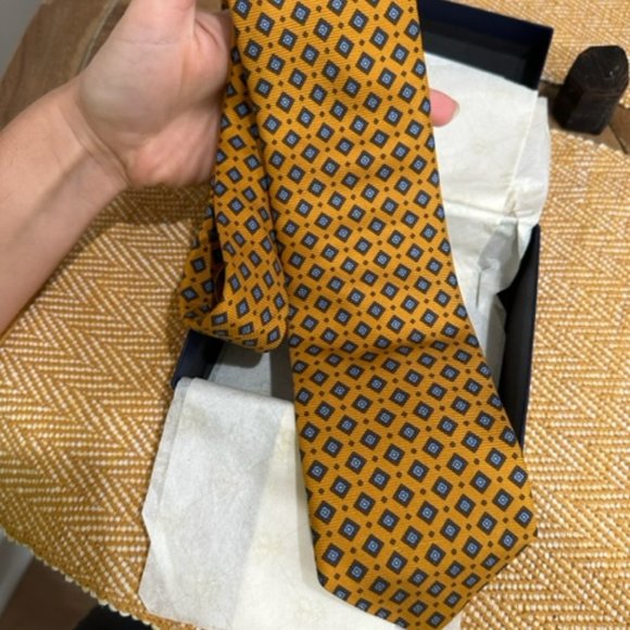 Brooks Brothers Tie - Picture 7 of 10